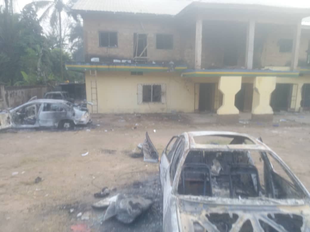 Youths Raze 4 Police Stations In Anambra Over Killing Of 2 Motorcyclists