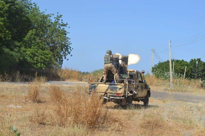 Nigerian army gun truck opening fire.