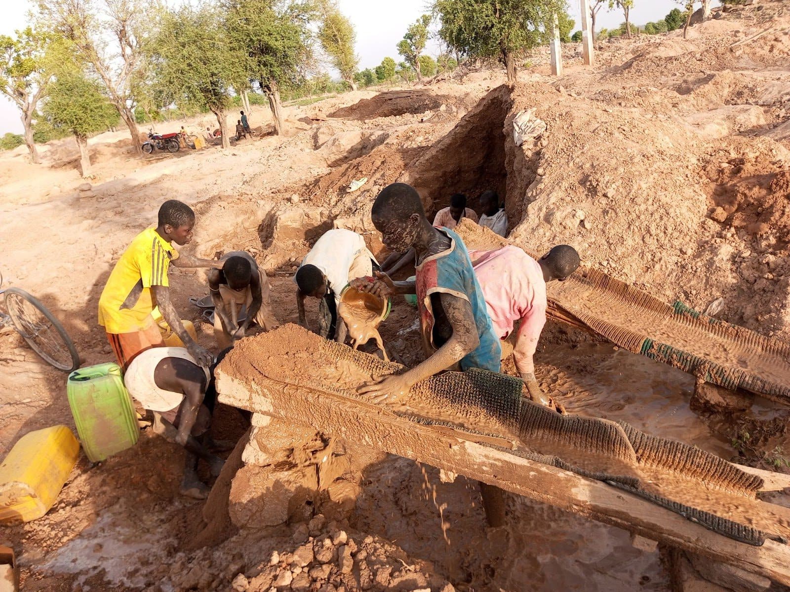 A group of miners operating in North West Nigeria. Photo by Abdullah Abubakar/HumAngle