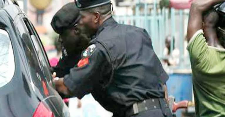 Man Alleges Police Demand For Bribe At Checkpoint Caused Mother’ Death