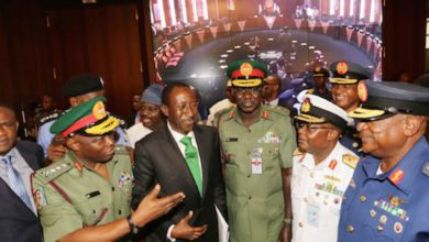 Siding With Lawmakers, 8 In 10 Nigerians Want Service Chiefs Replaced