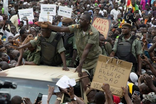 Mali Coup: West African Envoys Meet Mali's Military Junta After Coup