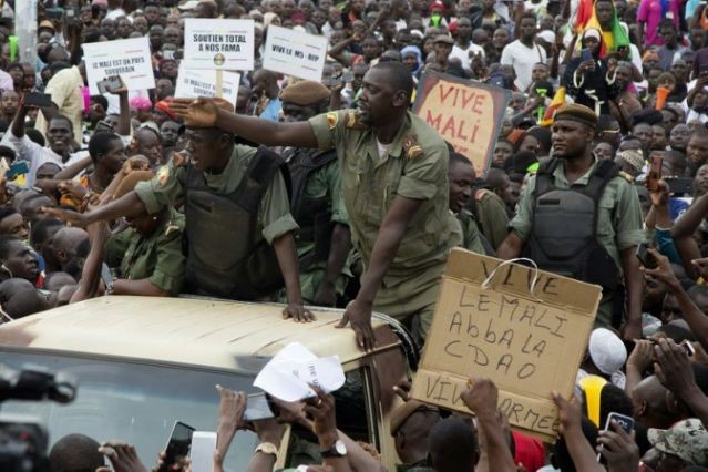 Mali Coup: West African Envoys Meet Mali's Military Junta After Coup ...