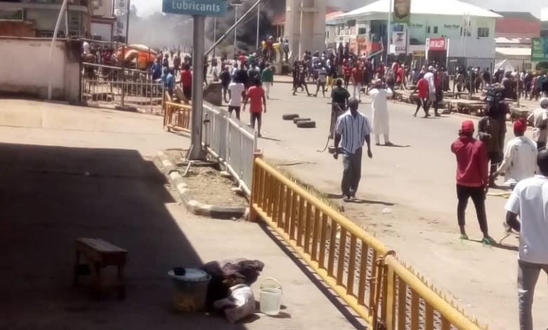 Thugs Disrupt #EndSARS Protest In Jos