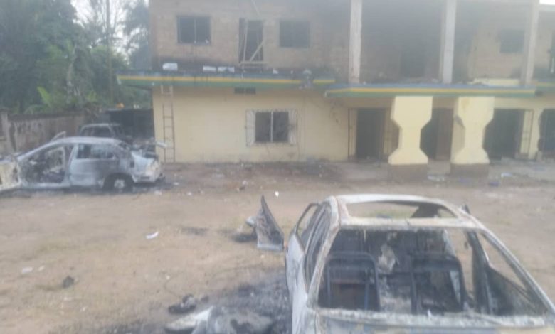 Youths Raze 4 Police Stations In Anambra Over Killing Of 2 Motorcyclists