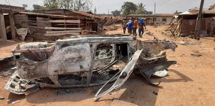 Another-burnt-vehicle-during-Sasha-crisis