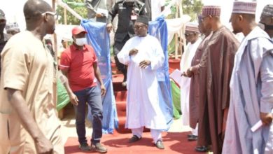 Governor Abubakar Bello of Niger state flanked by officials. Photo: Niger State Government/Twitter.