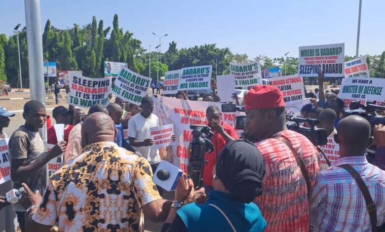 Protesters stormed Nigeria’s National Assembly over the recent bombing of civilians in Kaduna by the Army. Photo: Daily Trust.