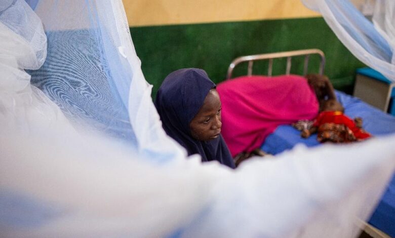 Rahama Ibrahim,30: “my daughter is 2 years-old, she started having fever and convulsions, I didn’t know it was malaria”. She explained she now received information about using mosquito nets during rainy season to avoid getting malaria again. Photo: MSF